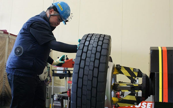 Practical Evaluation: Replacement of Tires and Wheels with TPMS Sensors